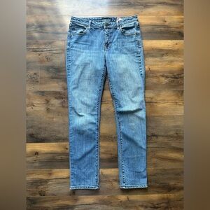 GAP 1969 Straight Leg Jeans 8R Mid Rise Medium Wash Classic Denim